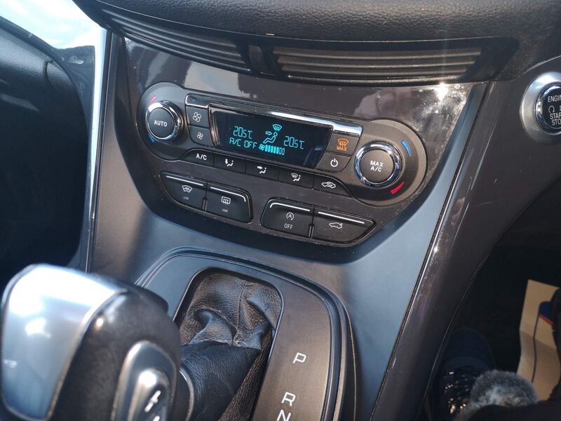 FORD KUGA