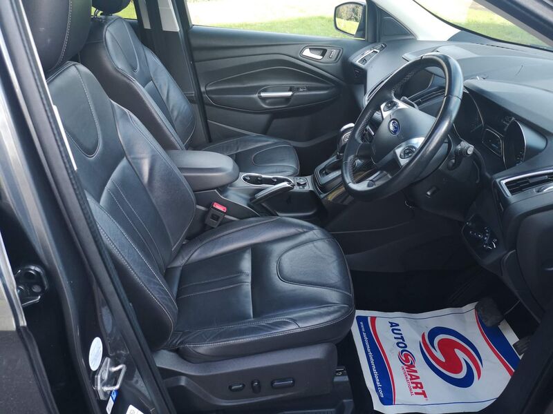 FORD KUGA