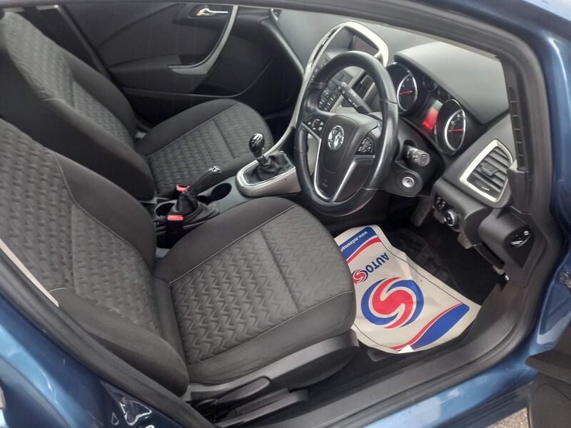 VAUXHALL ASTRA