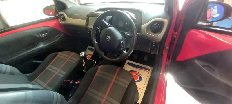 PEUGEOT 108
