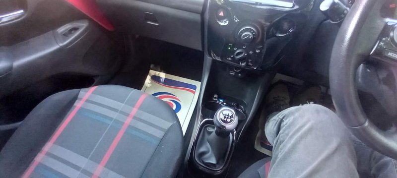 PEUGEOT 108