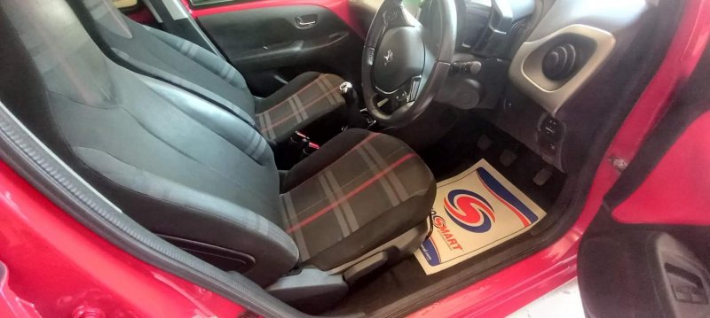 PEUGEOT 108