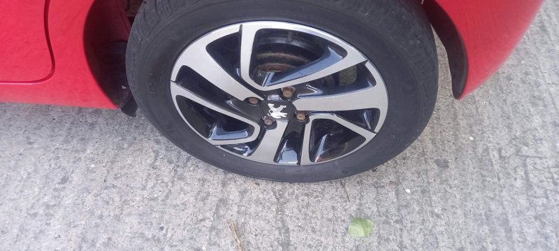 PEUGEOT 108