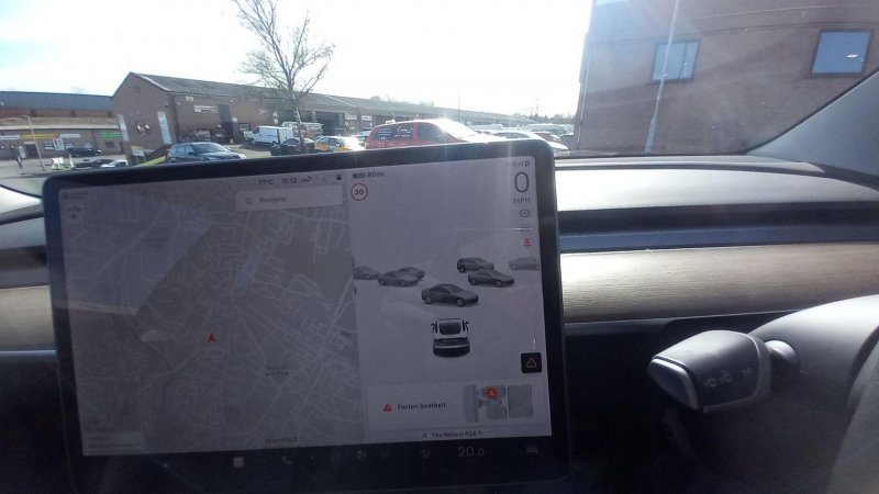 TESLA MODEL 3