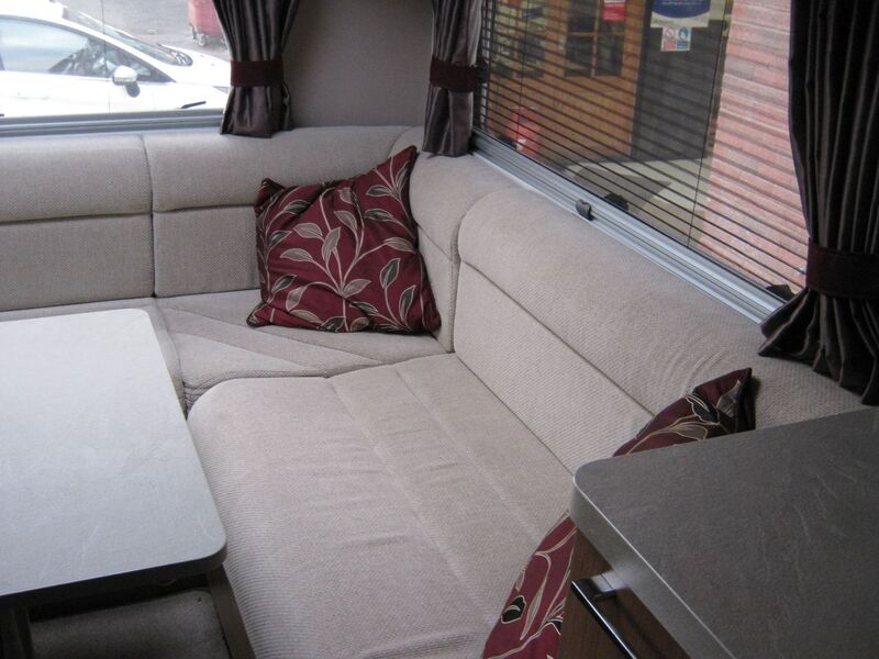 AUTO-TRAIL APACHE 700