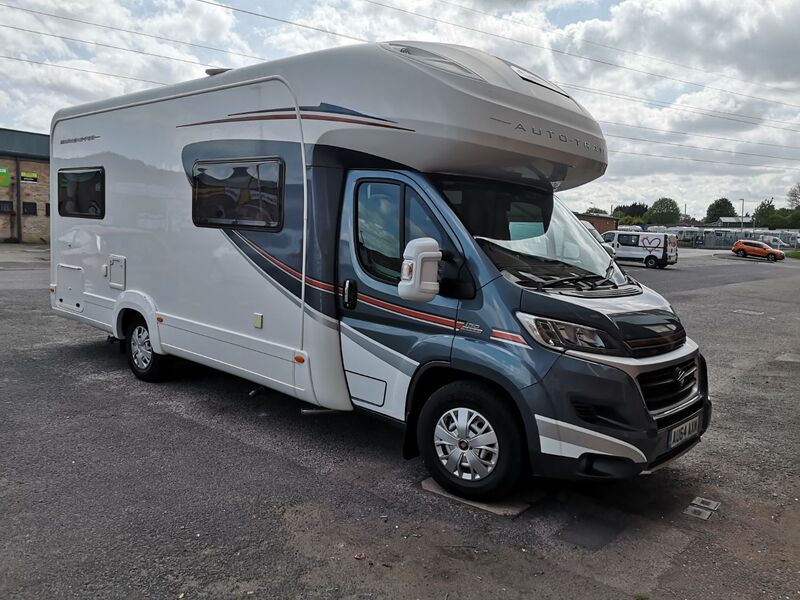 AUTO-TRAIL APACHE 700