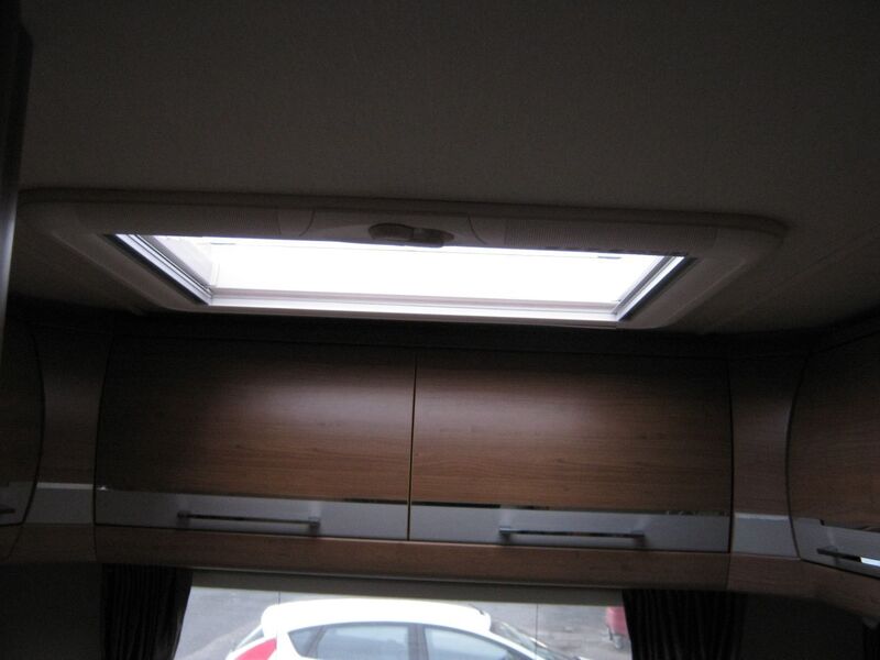 AUTO-TRAIL APACHE 700