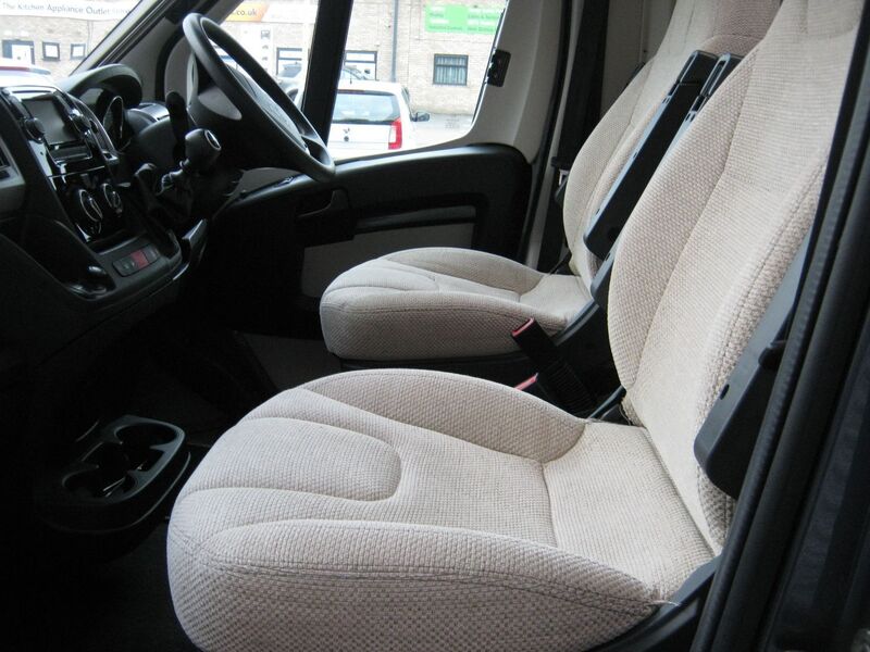 AUTO-TRAIL APACHE 700