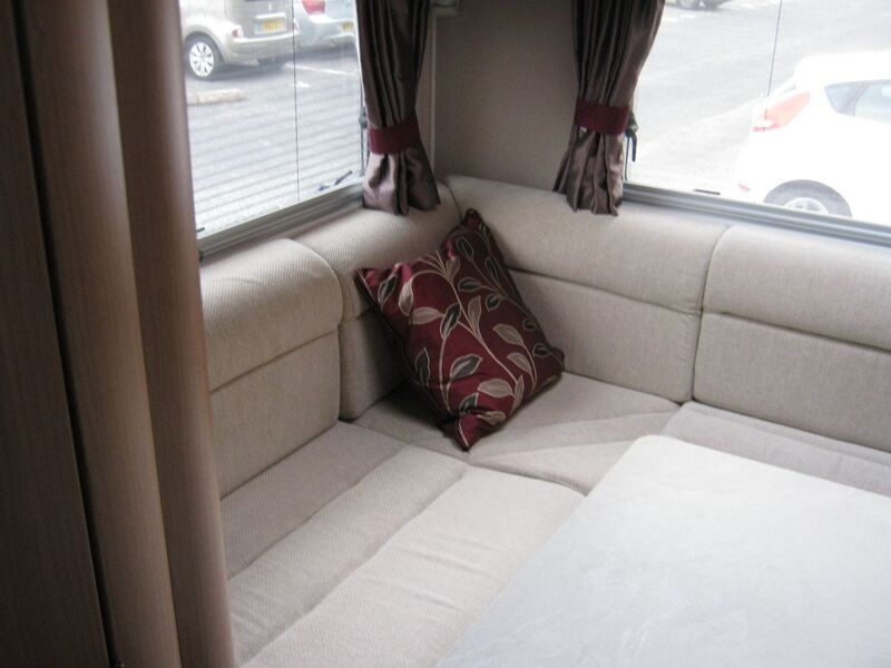 AUTO-TRAIL APACHE 700