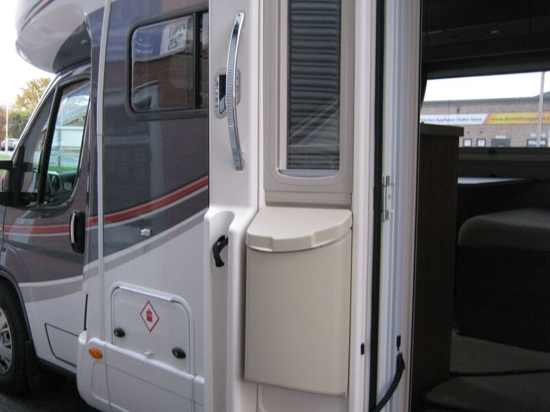 AUTO-TRAIL APACHE 700