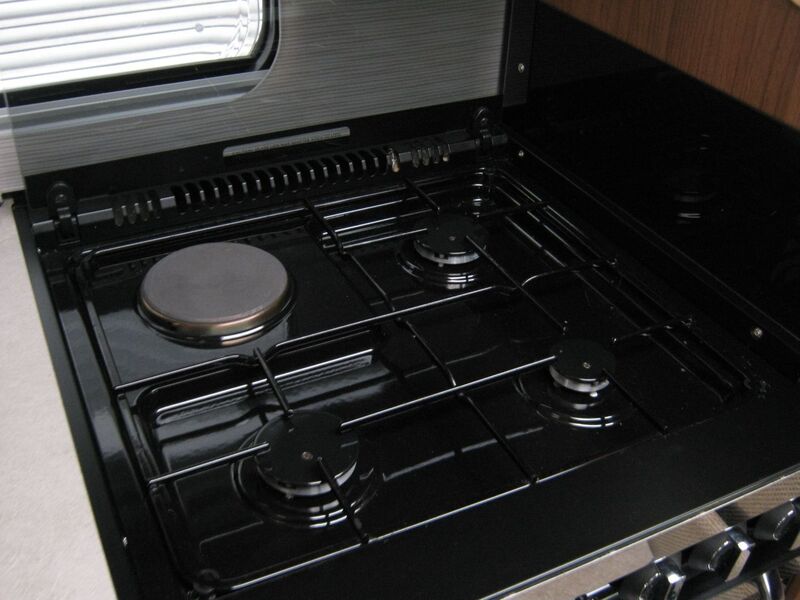 AUTO-TRAIL APACHE 700
