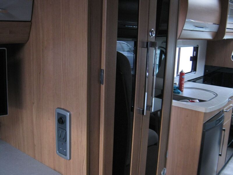 AUTO-TRAIL APACHE 700