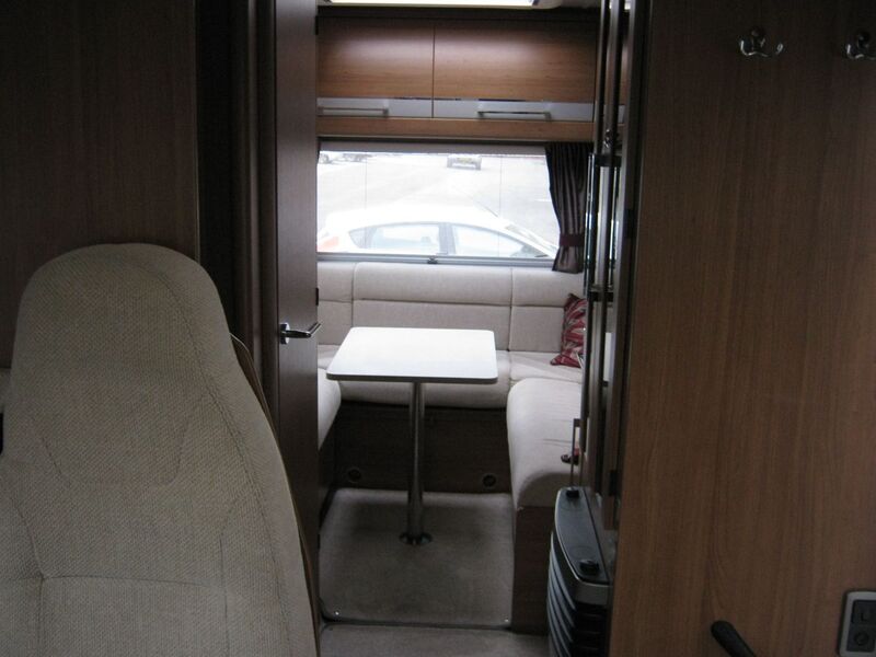 AUTO-TRAIL APACHE 700