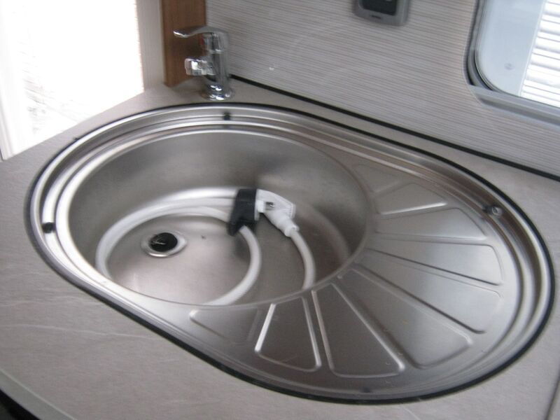 AUTO-TRAIL APACHE 700
