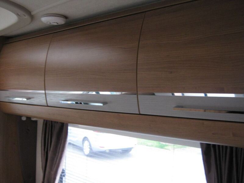 AUTO-TRAIL APACHE 700