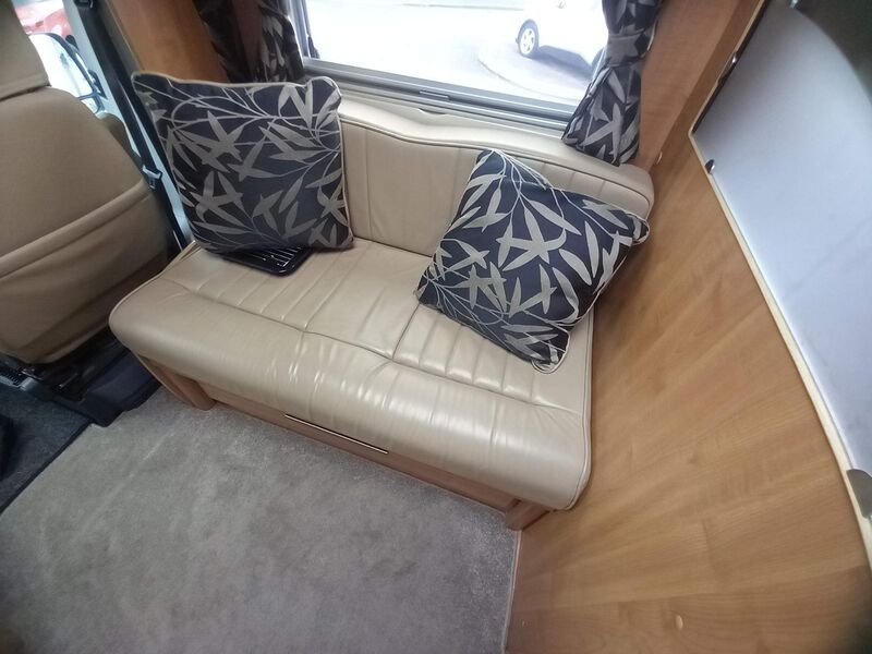 AUTO-TRAIL CHEROKEE