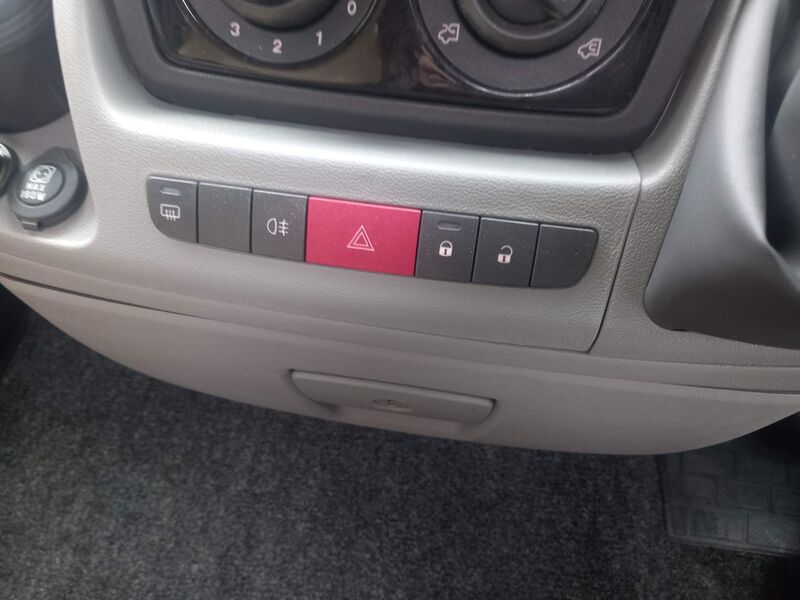 AUTO-TRAIL CHEROKEE