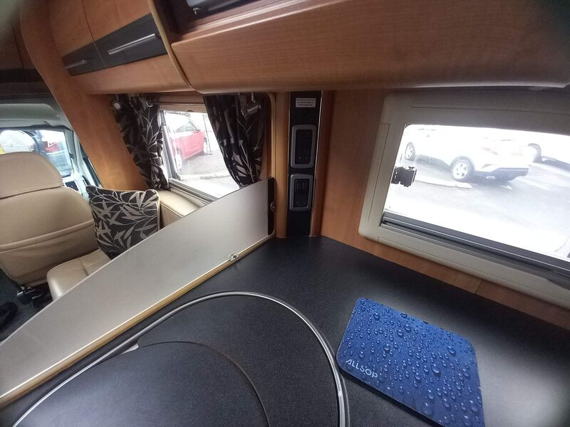 AUTO-TRAIL CHEROKEE