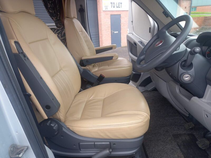 AUTO-TRAIL CHEROKEE