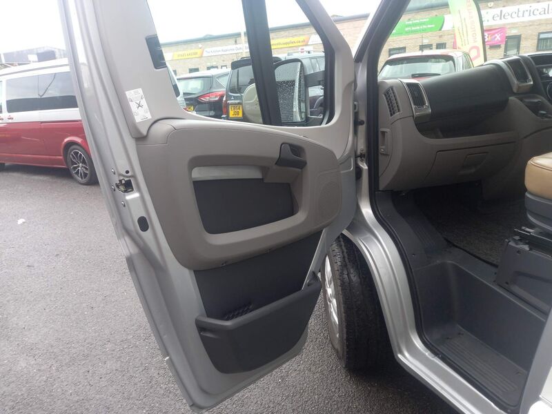 AUTO-TRAIL CHEROKEE