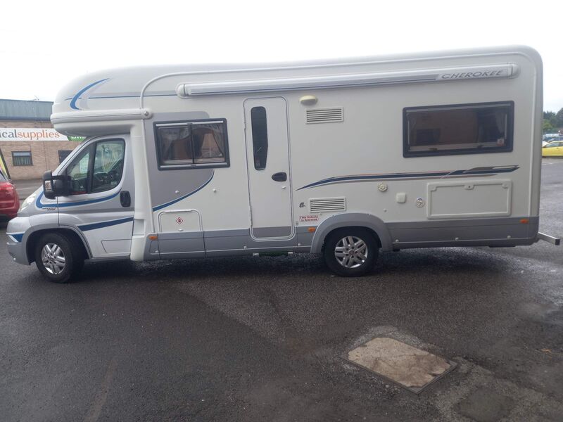 AUTO-TRAIL CHEROKEE