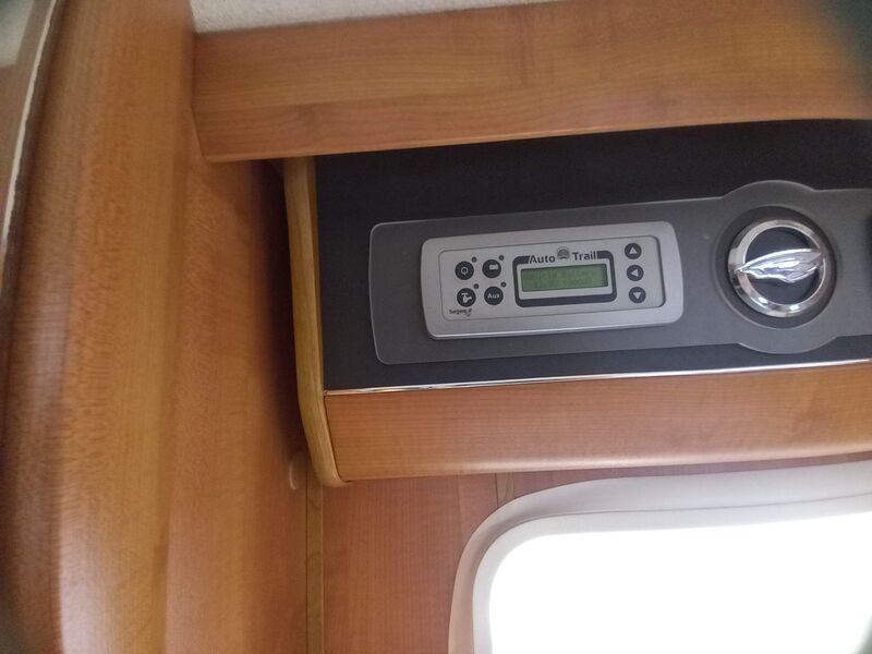 AUTO-TRAIL CHEROKEE