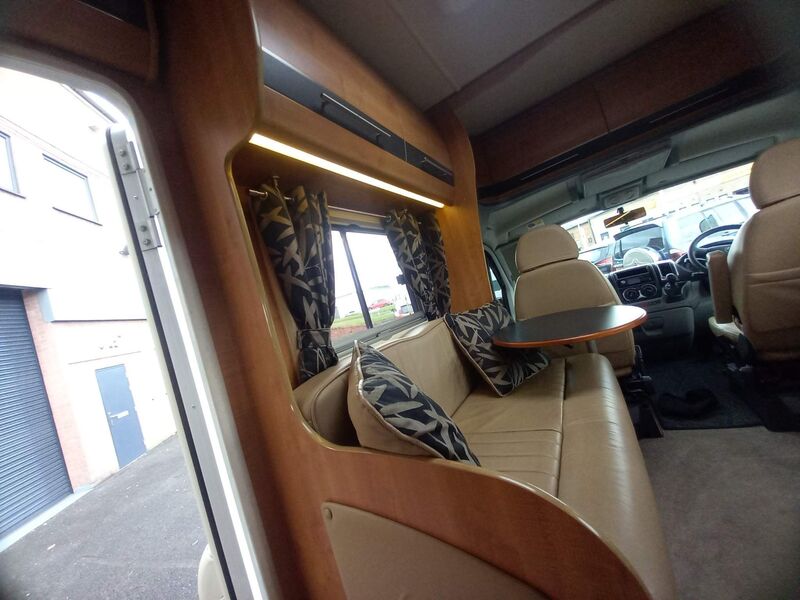 AUTO-TRAIL CHEROKEE