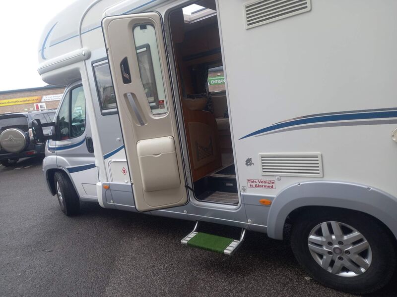 AUTO-TRAIL CHEROKEE